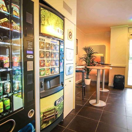 ibis budget Châteaudun Buitenkant foto