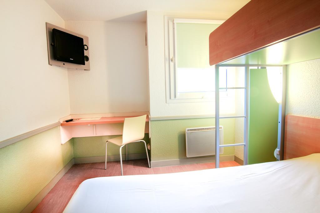 ibis budget Châteaudun Buitenkant foto