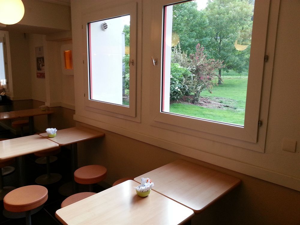 ibis budget Châteaudun Buitenkant foto