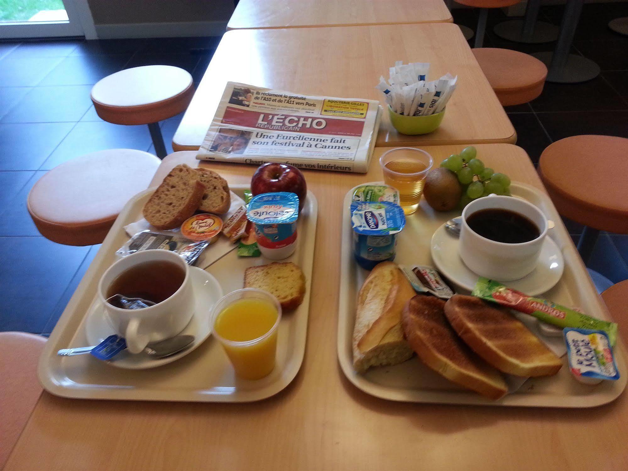 ibis budget Châteaudun Buitenkant foto