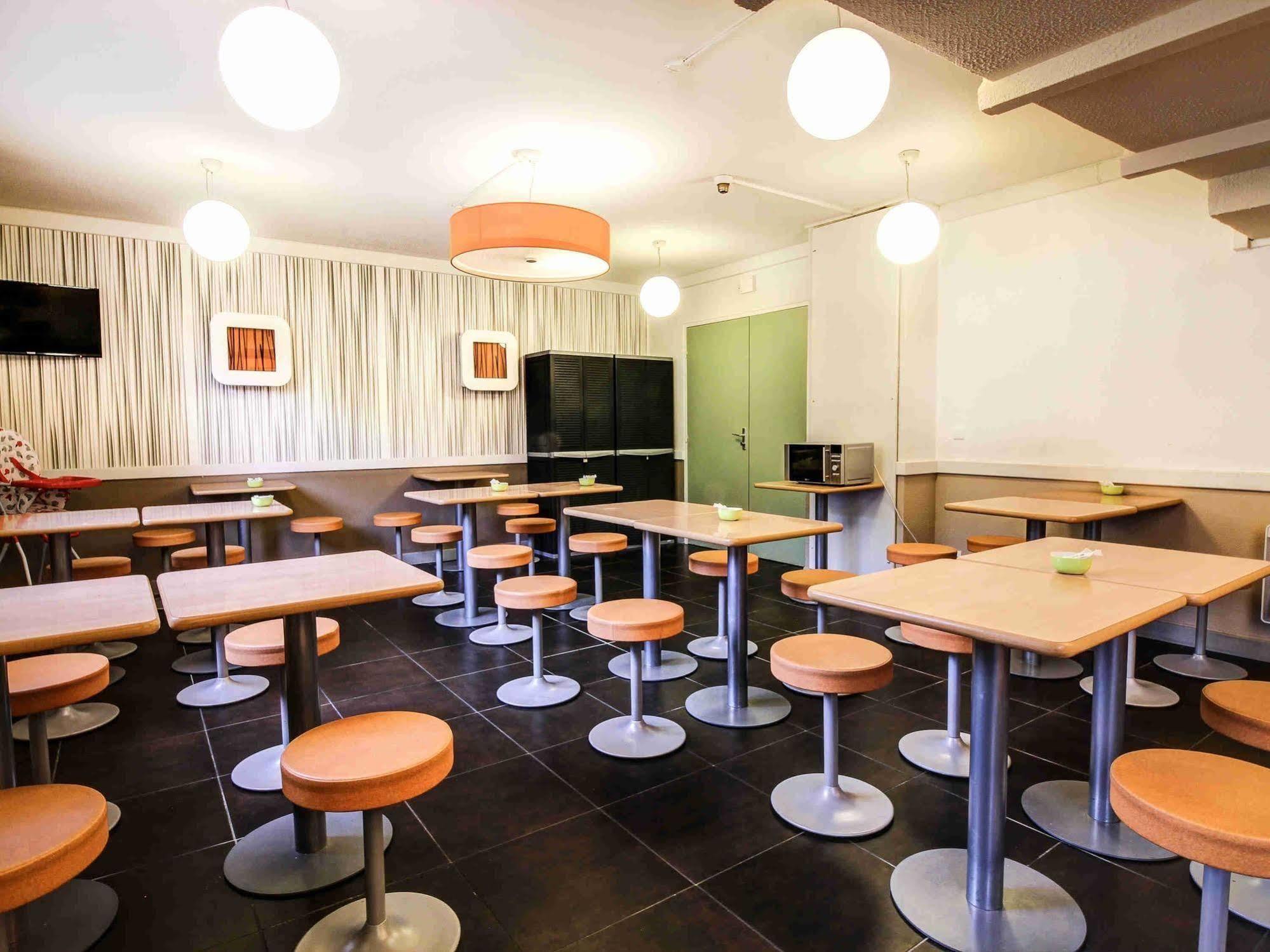 ibis budget Châteaudun Buitenkant foto