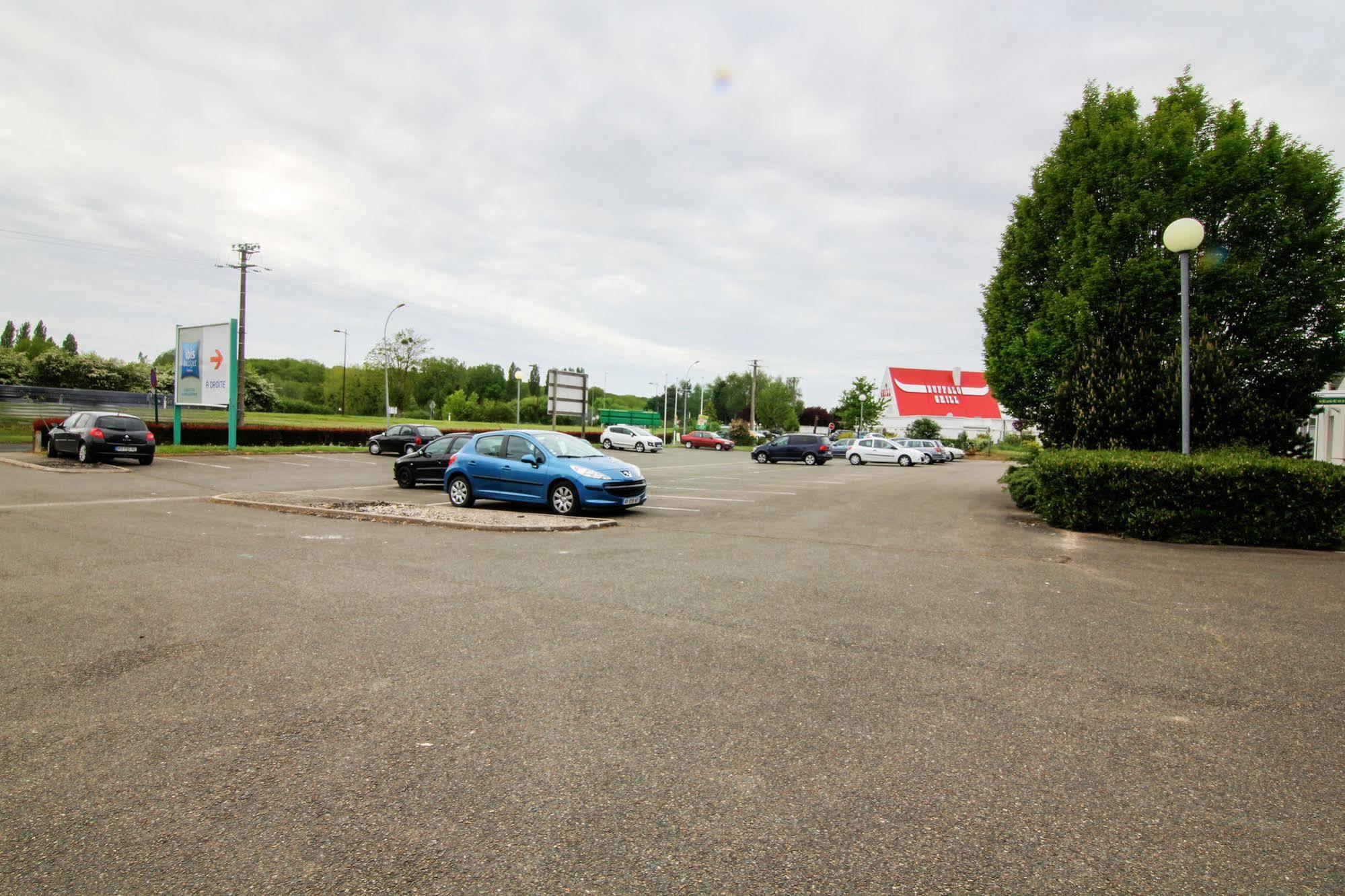 ibis budget Châteaudun Buitenkant foto