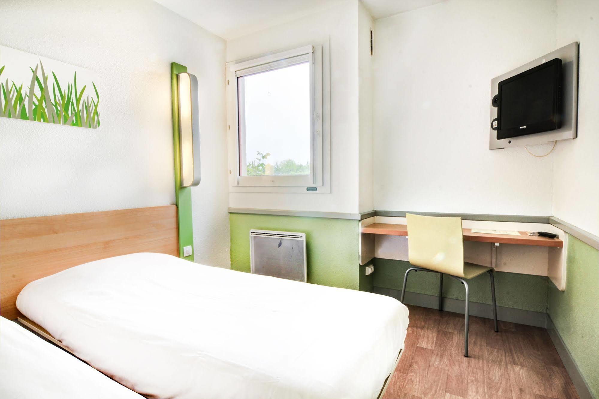 ibis budget Châteaudun Buitenkant foto