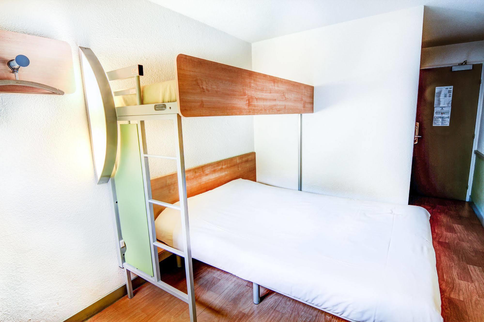 ibis budget Châteaudun Buitenkant foto
