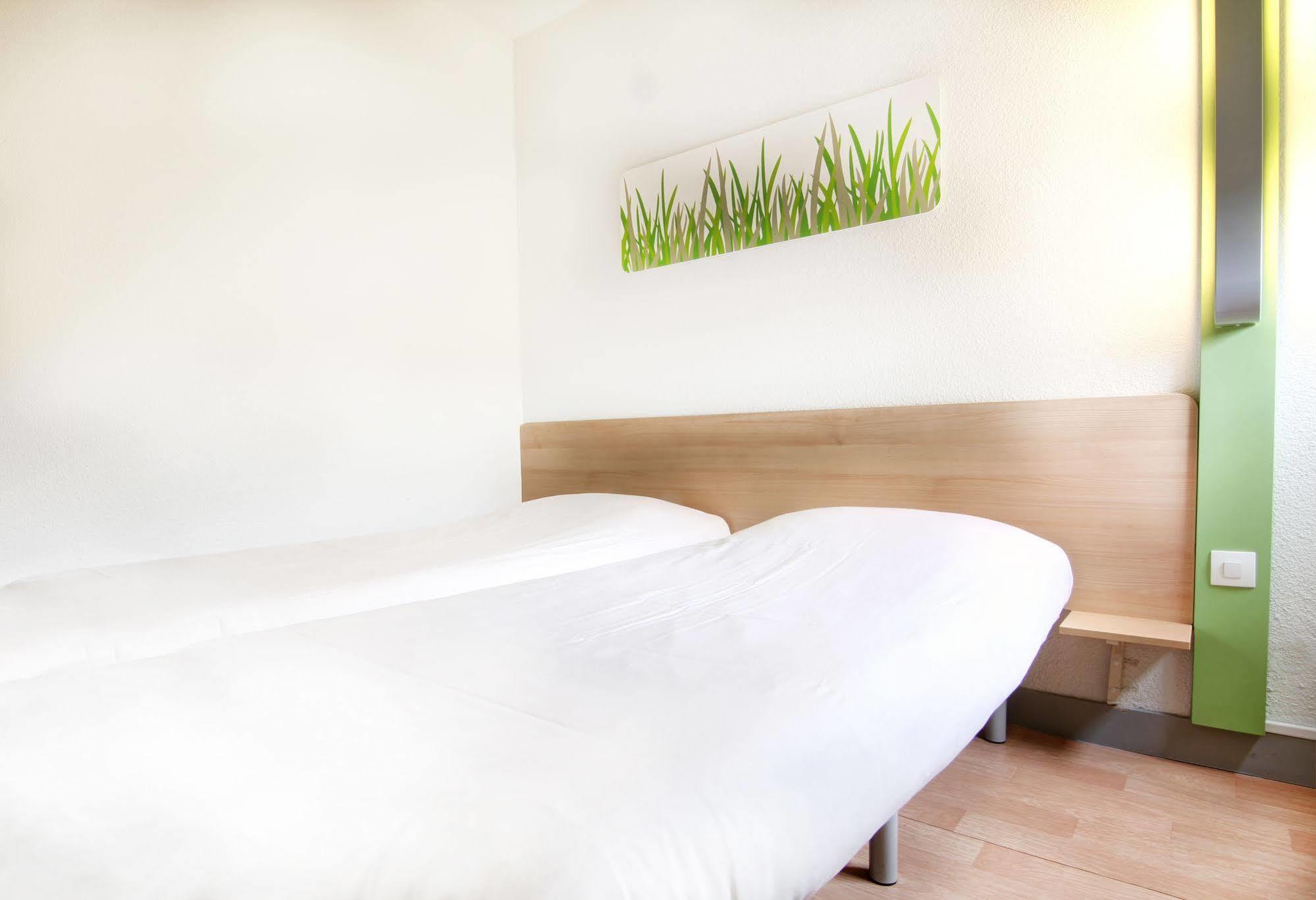 ibis budget Châteaudun Buitenkant foto