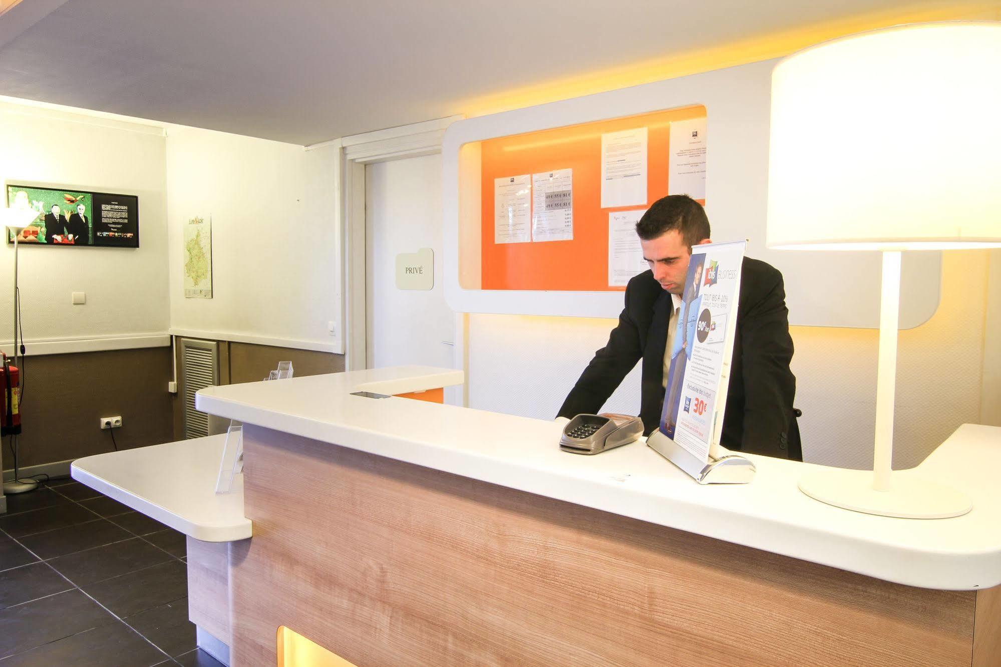 ibis budget Châteaudun Buitenkant foto