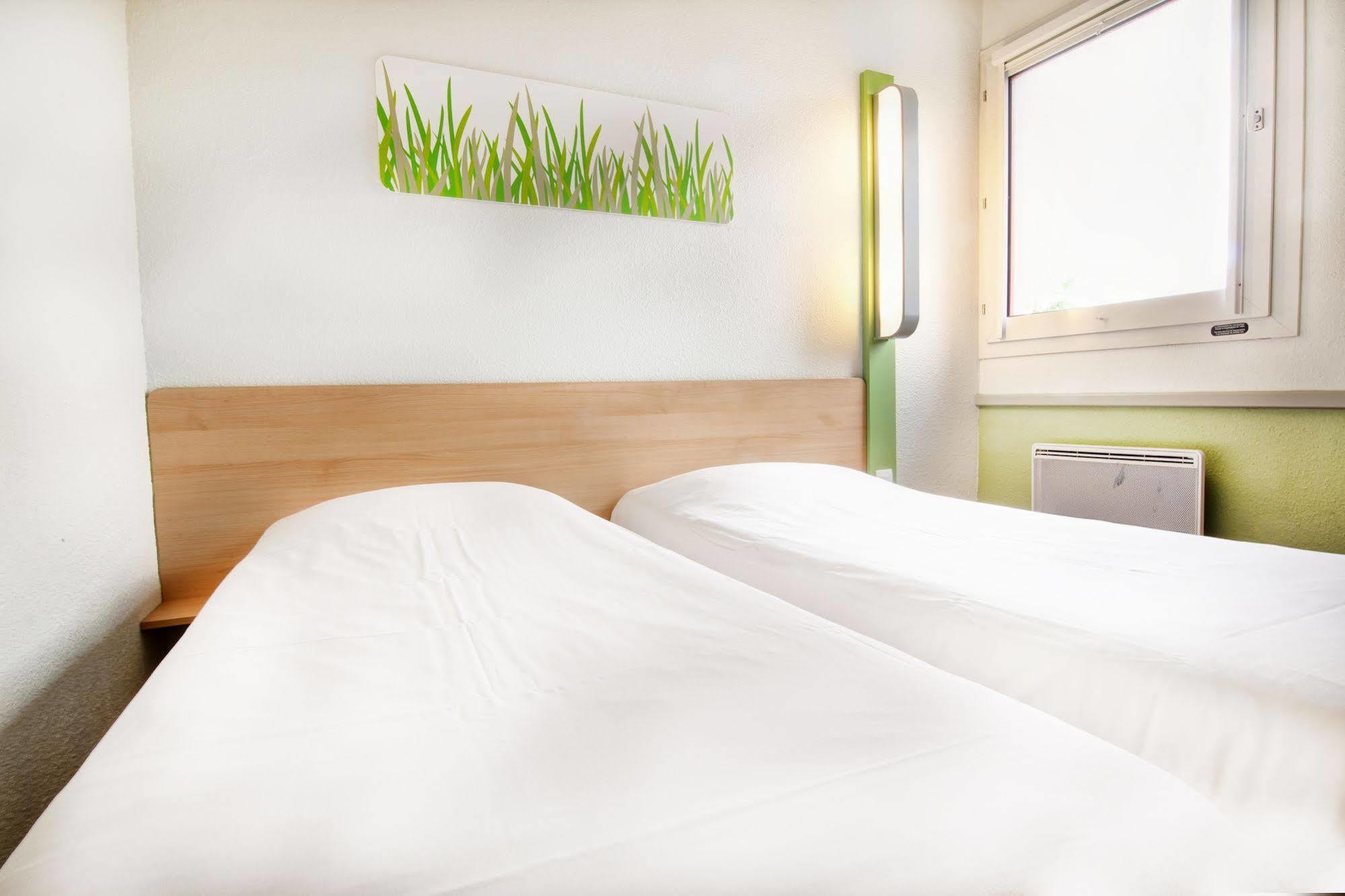 ibis budget Châteaudun Buitenkant foto