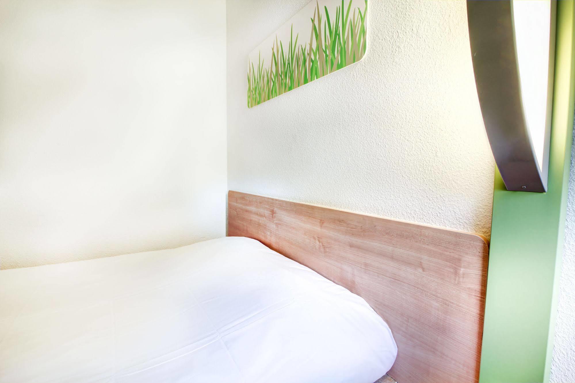 ibis budget Châteaudun Buitenkant foto