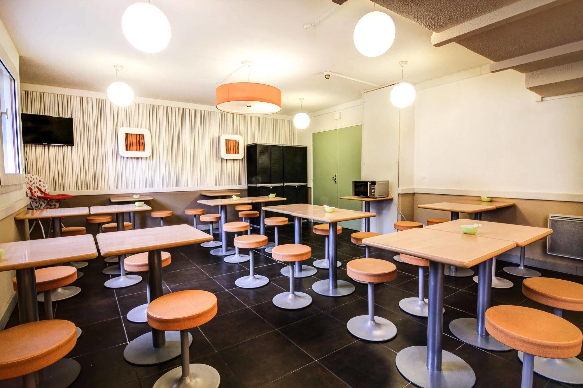 ibis budget Châteaudun Buitenkant foto