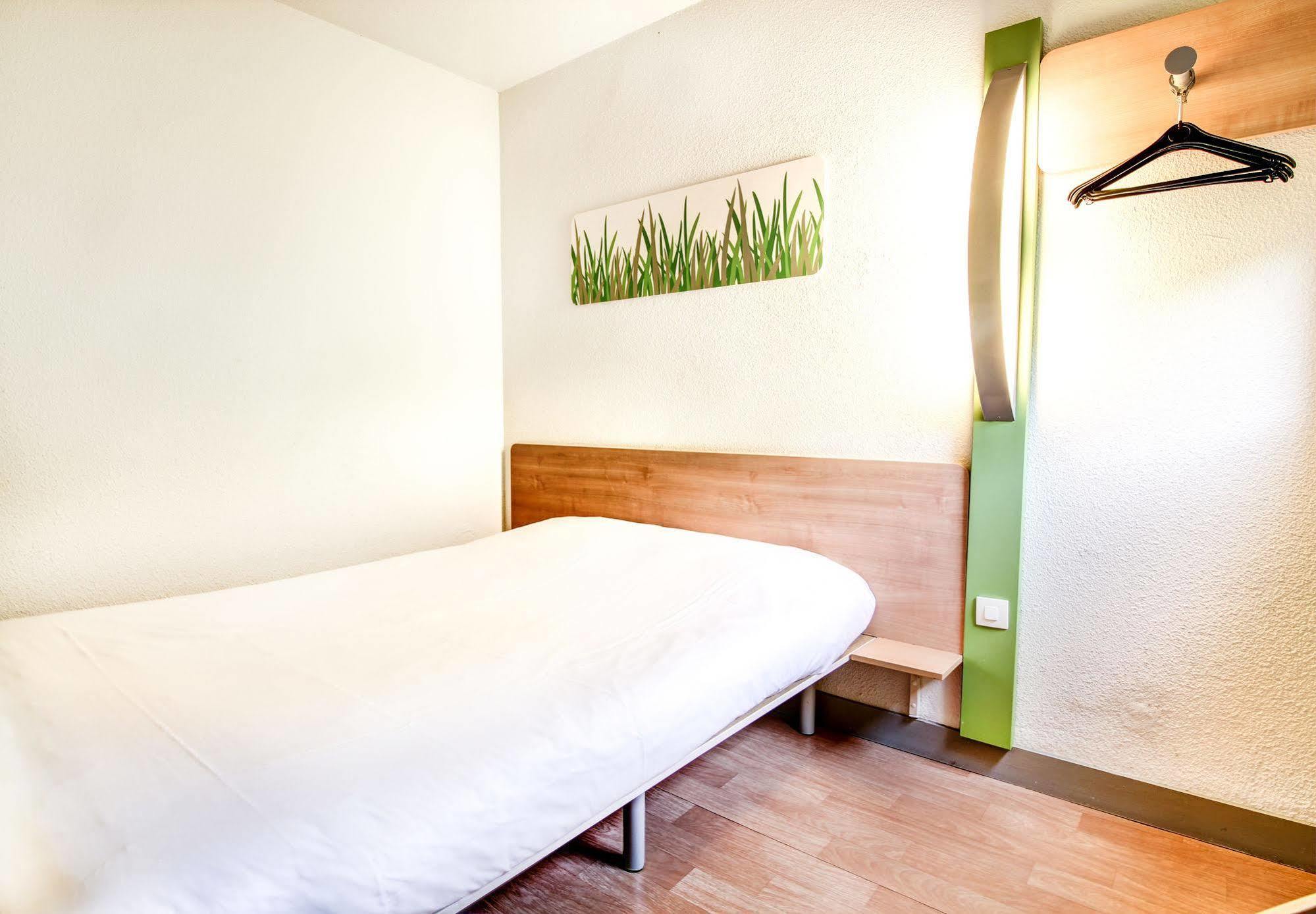 ibis budget Châteaudun Buitenkant foto